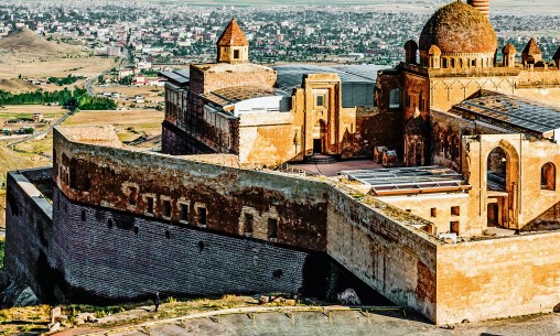 İshak Paşa Sarayı