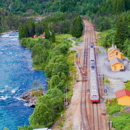 Rayların üzerinde destansı yolculuklar