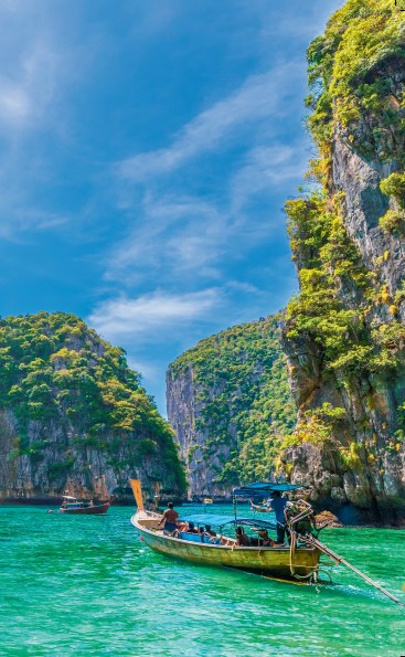 Nilüfer Jah - Phuket