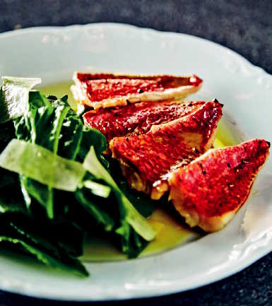 Tekir ve Kuzukalağı Salatası