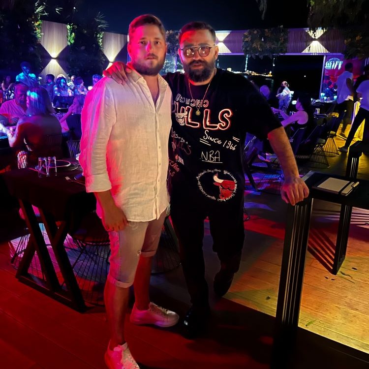 Two Yalıkavak, Bodrum'un en popüler canlı müzik mekanı oldu