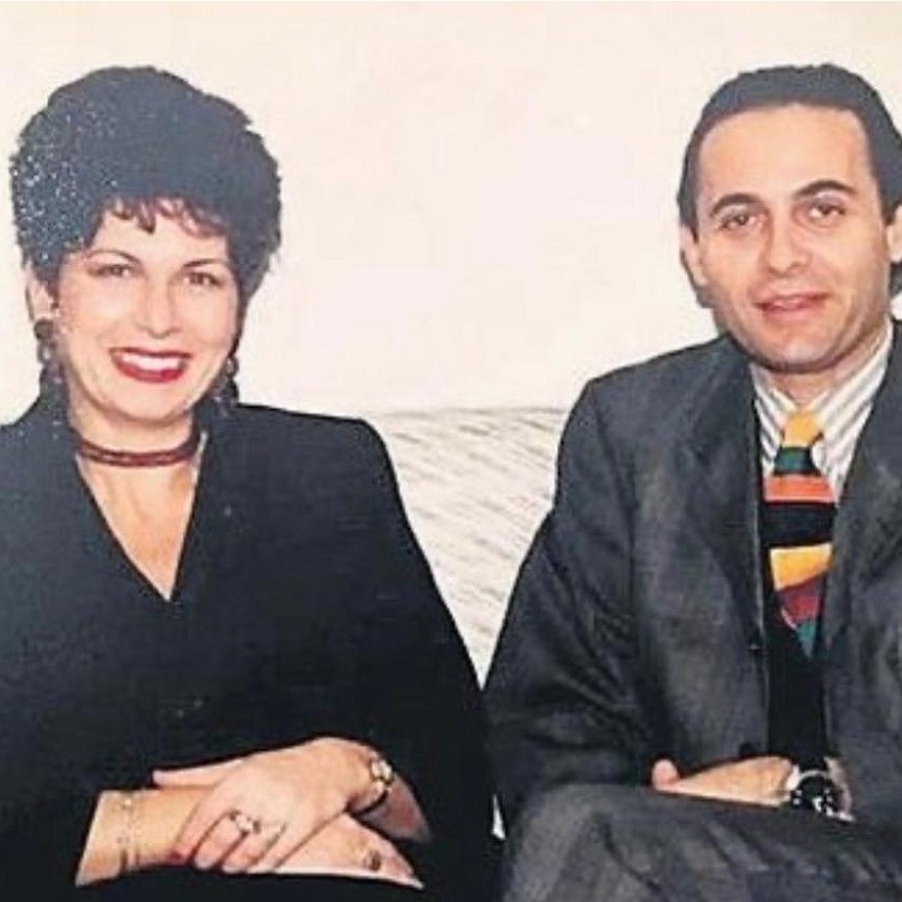 Ayhan Sicimoğlu hast eşini terk etmiş!