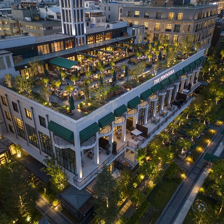 İlk ödülünü aldı