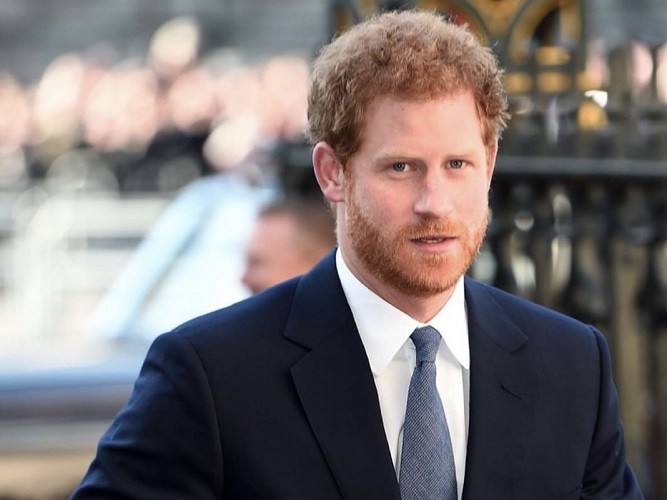 Prens Harry İngiltere yolcusu!