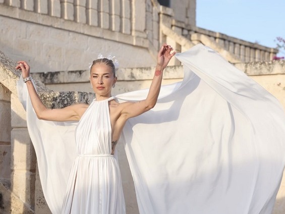 Masal gibi bir düğünle evlendi!