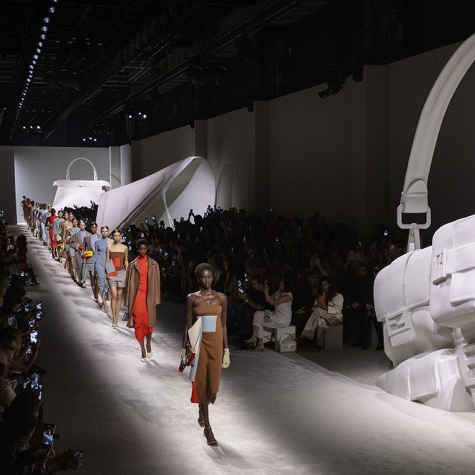 FENDİ İLKBAHAR/ YAZ