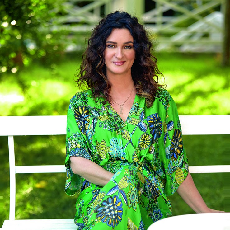 Anjelika Akbar ile özel