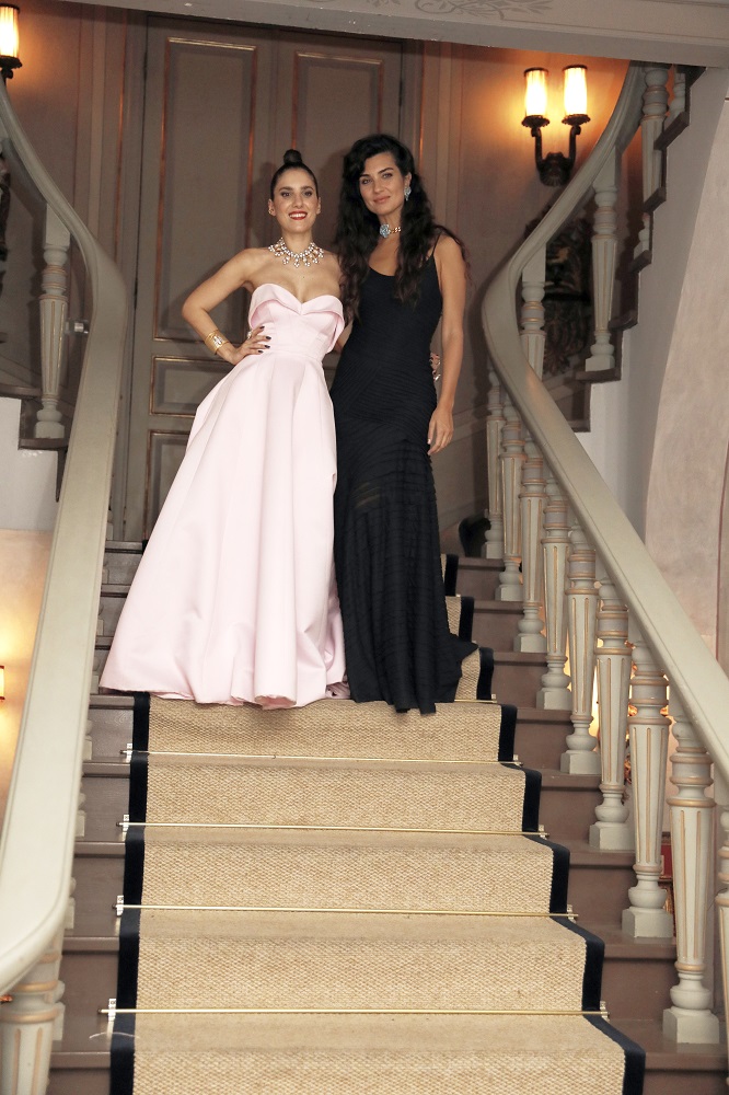 Begüm Kıroğlu, Tuba Büyüküstün