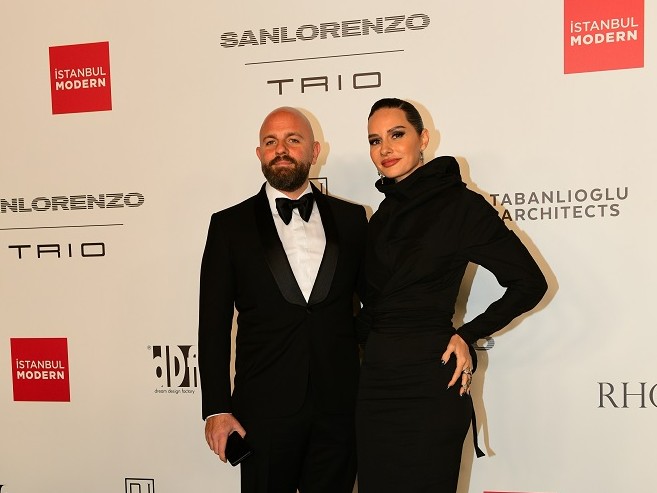 Gala Modern yeni binasında ilk davetini verdi