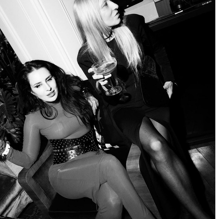 Nevbahar Koç Ortağı Mert Alaş'ın Doğum Günü Partisi'ne Katıldı