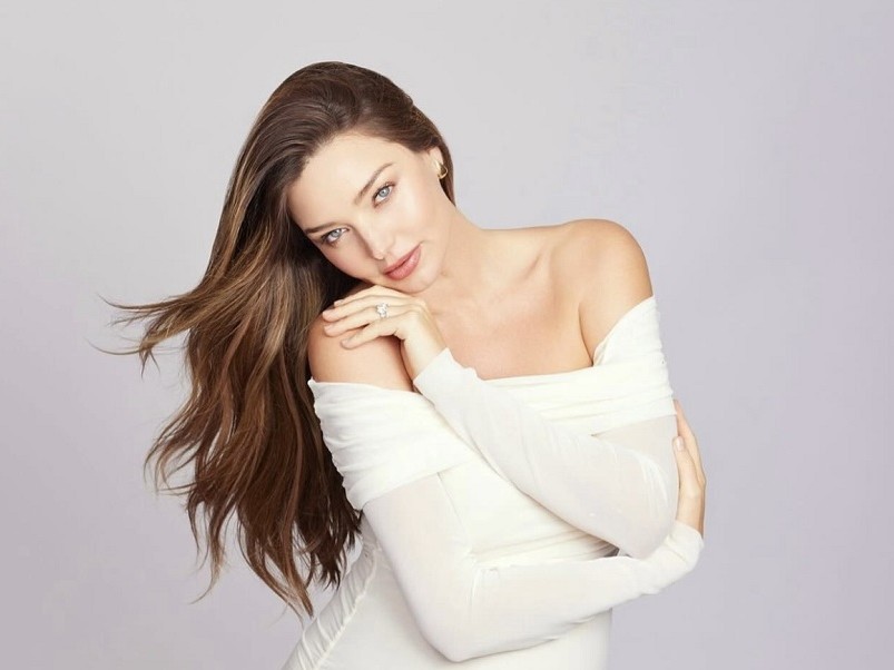 Victoria Secret Meleği Anne Oldu