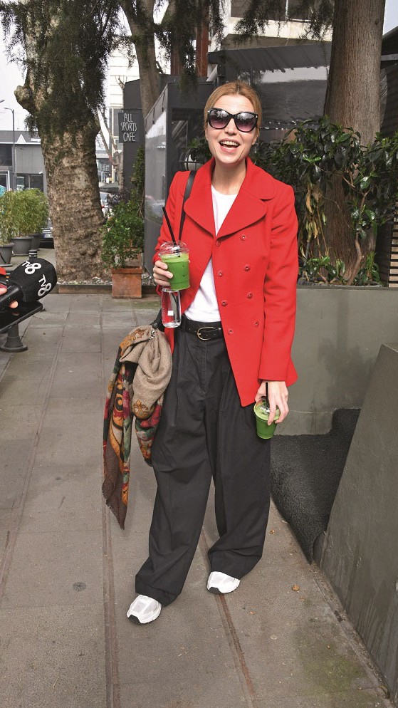 Şamdan Plus objektifinden caddelerde ünlü isimler