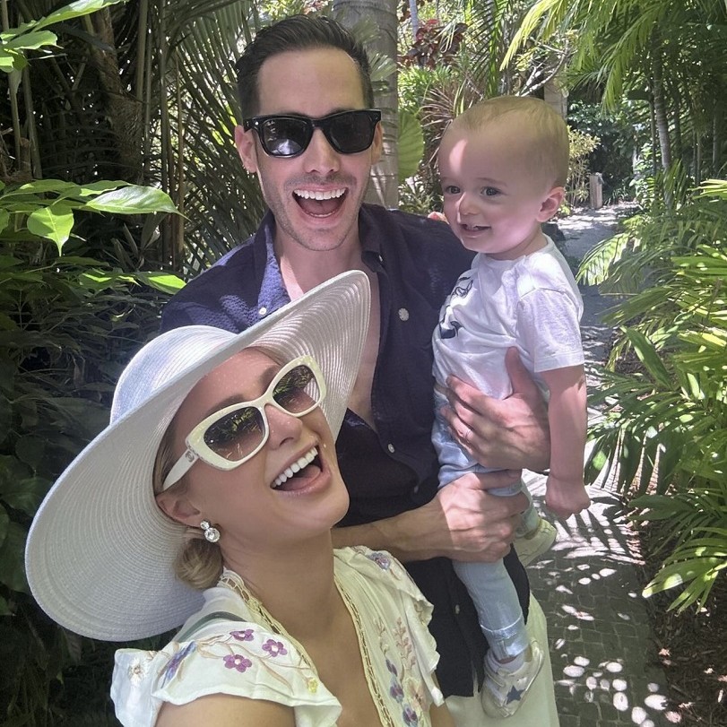 Paris Hilton Ailesiyle Karayiplerde Tatil Yapıyor
