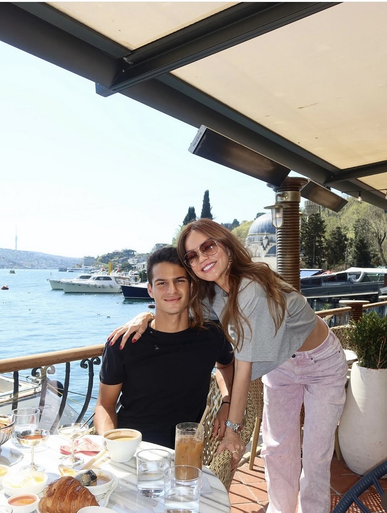 Ebru Şallı & Beren Tan