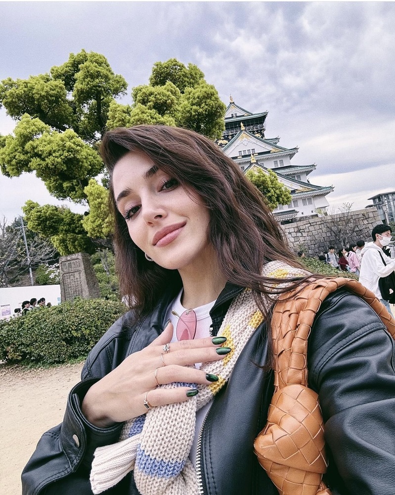 Hande Erçel/ Tokyo