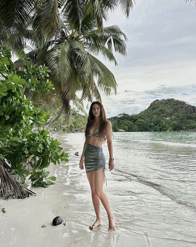 Defne Samyeli / Seyşeller