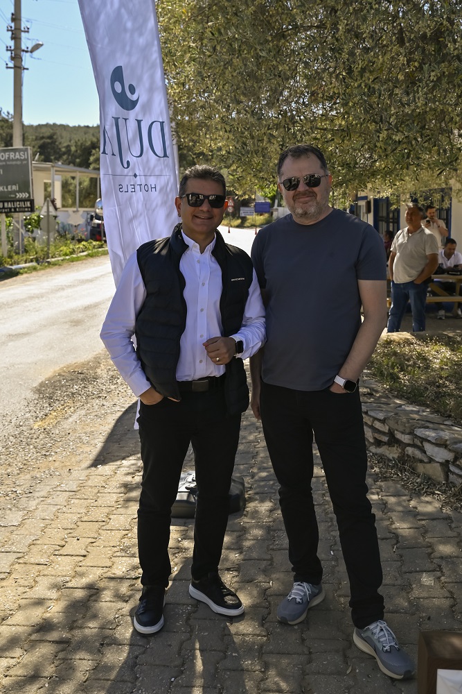 Suat Özbek, Şahin Seval