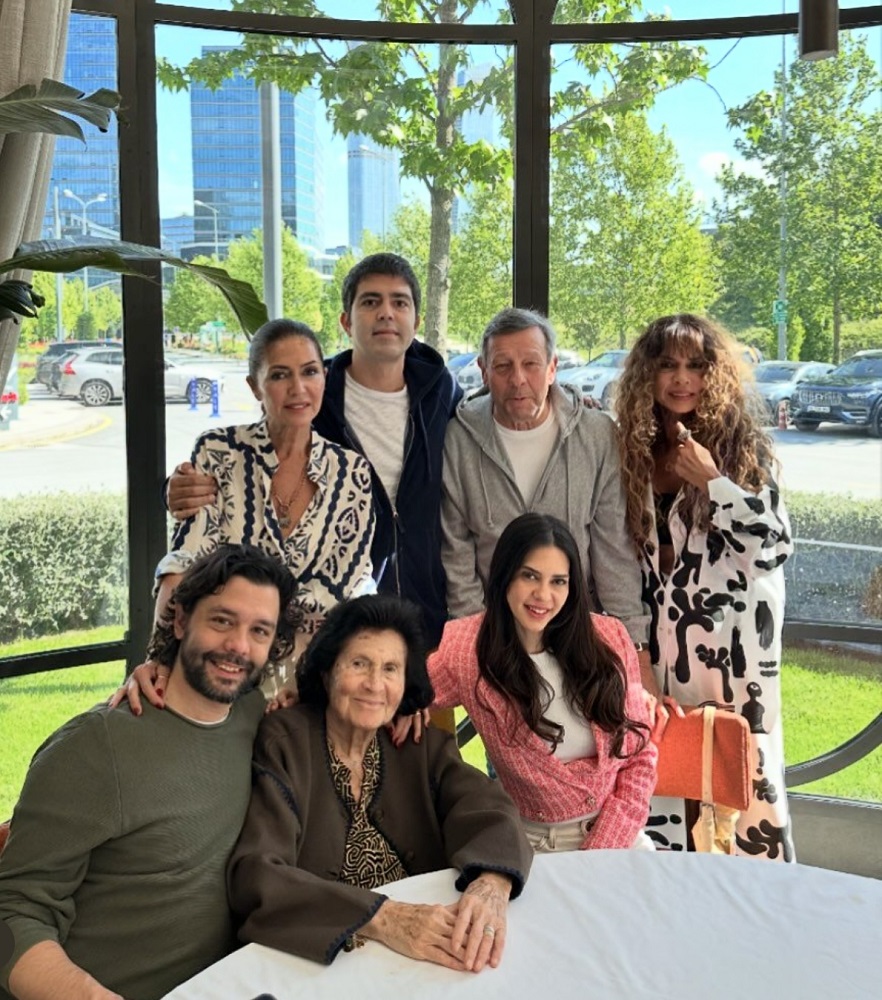 Celal & Şebnem Çapa, Ceylan Çapa, Emre Çapa, Çiğdem Kayalı, Rezzan Kayalı,