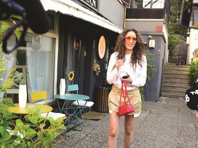 Şamdan Plus Objektifinden Caddelerde Ünlü İsimler