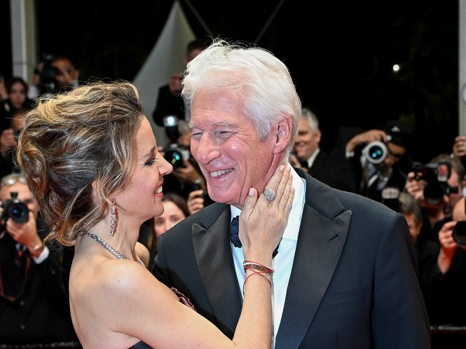 Richard Gere Cannes’da Aşka Geldi!