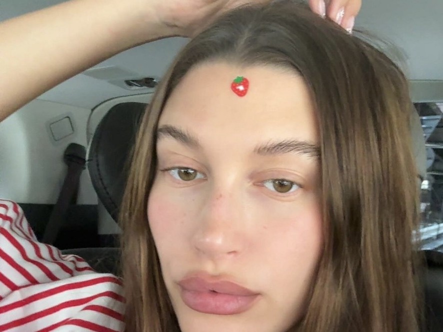 Hailey Bieber Hamile Stiliyle Radarımızda