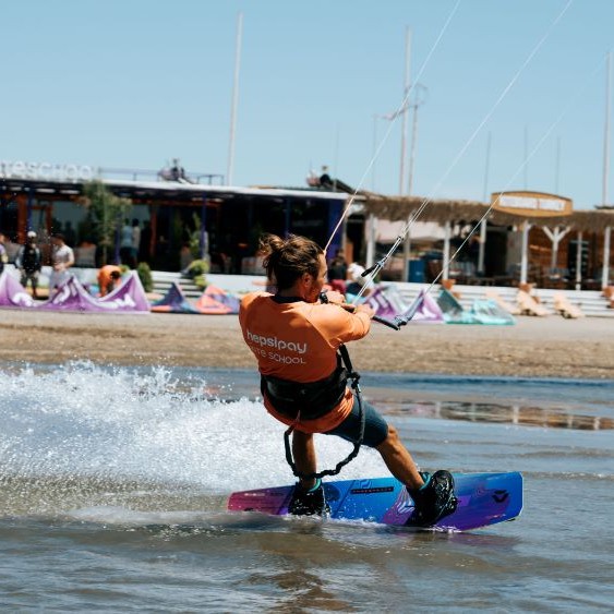 Kite Surfing Tutkunları, Hepsipay Kite School’da Buluşuyor