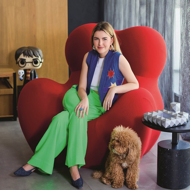 İpek Alp Sever Şamdan Plus Kapağında