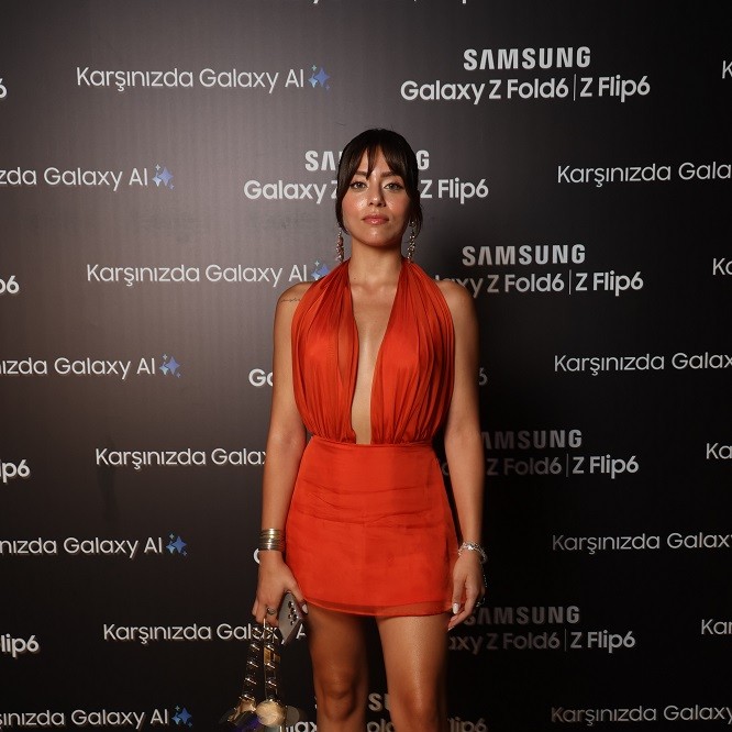 Edis Konseriyle Yeni Ürünlerini Tanıttı