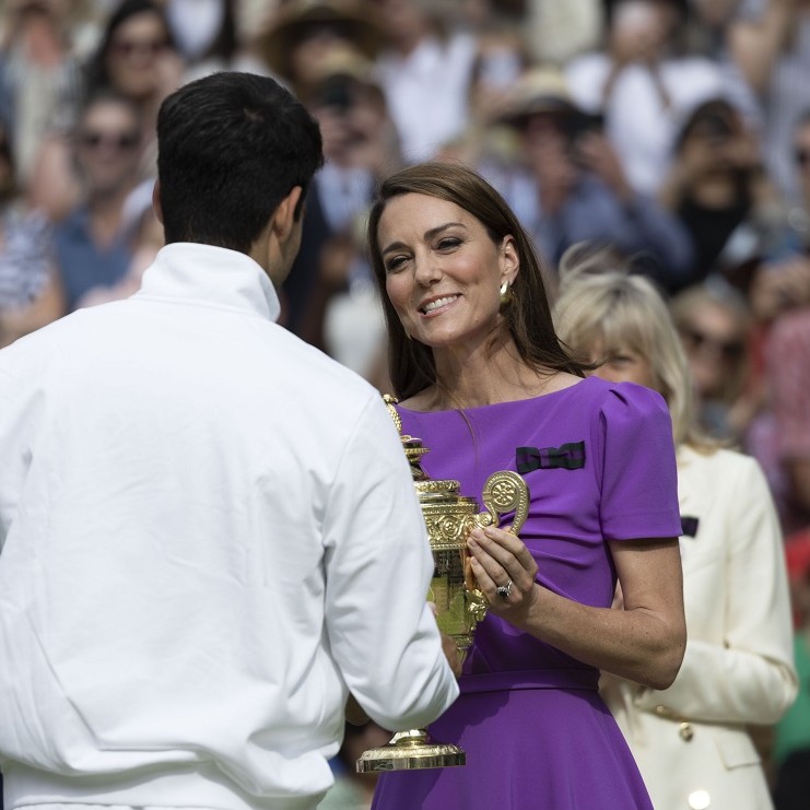 Galler Prensesi Kate Middleton Wimbledon'da Kupayı Verdi