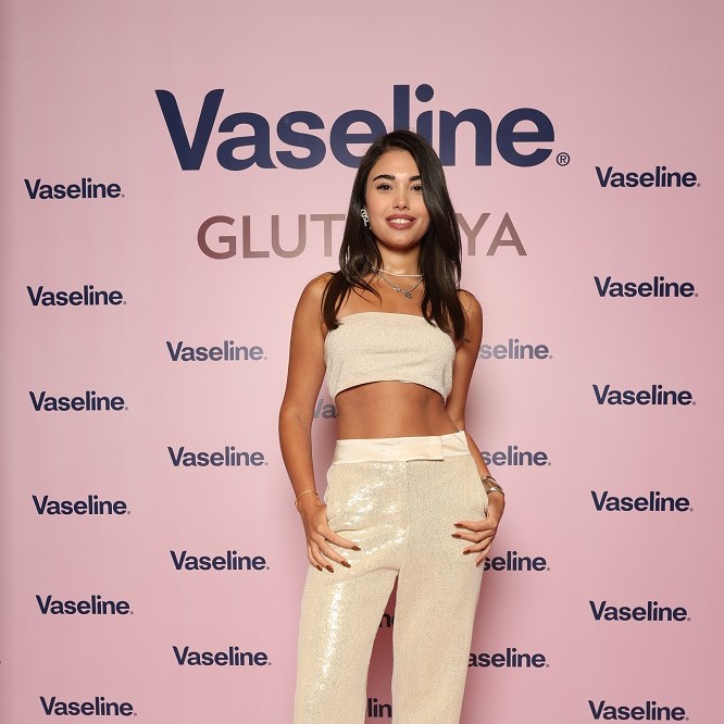 Ünlü Oyuncular Lizge Cömert, İlayda Alişan, Özge Gürel Ürün Tanıtımına Katıldı