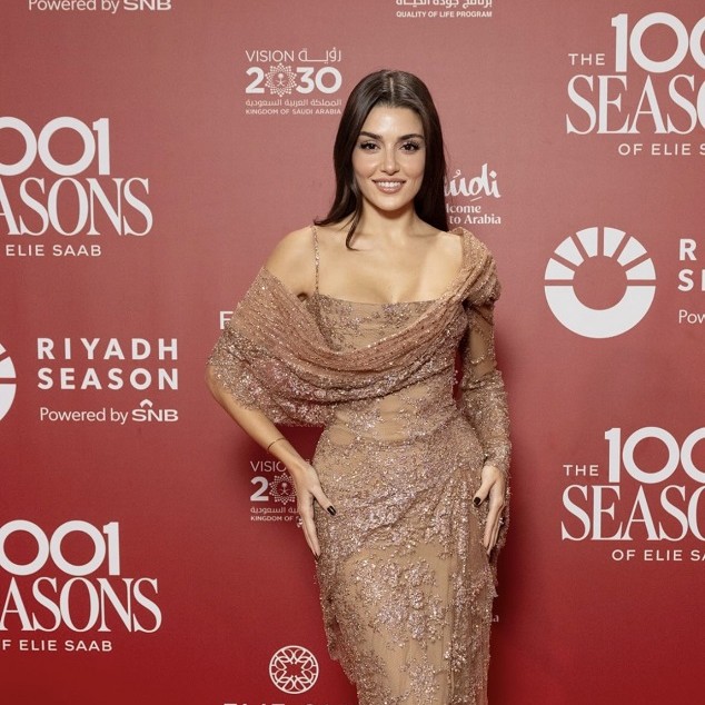 Hande Erçel Elie Saab Gecesine Katıldı