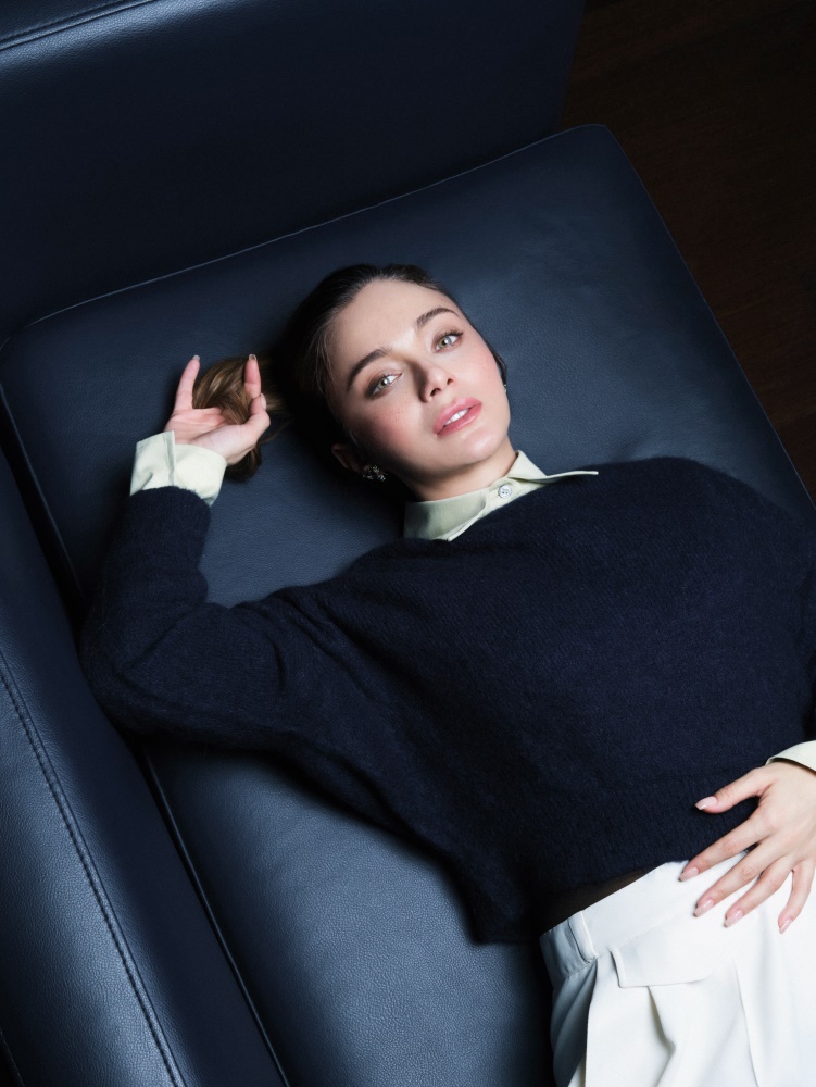 İ.O: Oyunculuk ile birlikte gelen ‘şöhret’in sizi sıkıntıya soktuğu da oluyor mu zaman zaman? Ünlü ve tanınan biri olmak sizin için ne ifade ediyor?