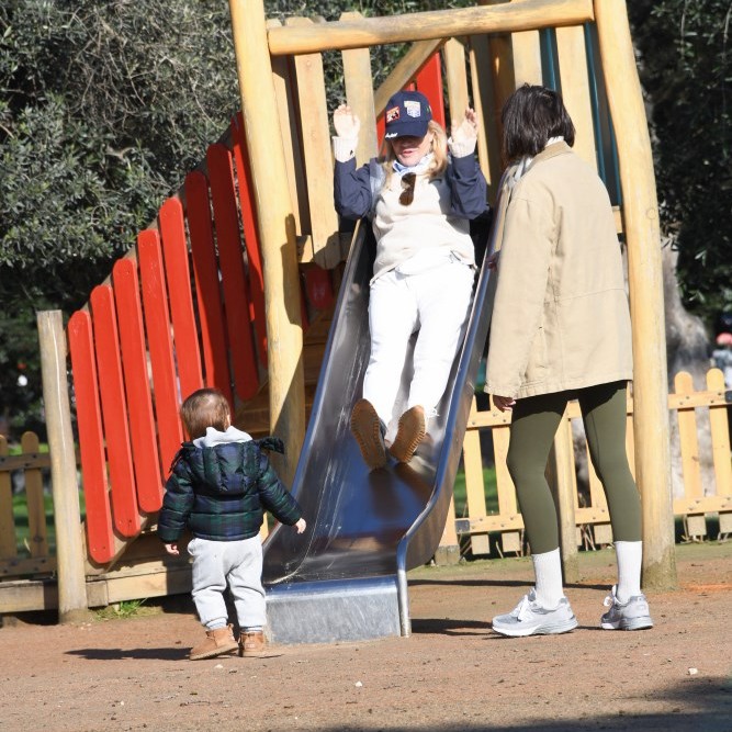 Şamdan Plus Objektifinden Caddelerde Ünlü İsimler