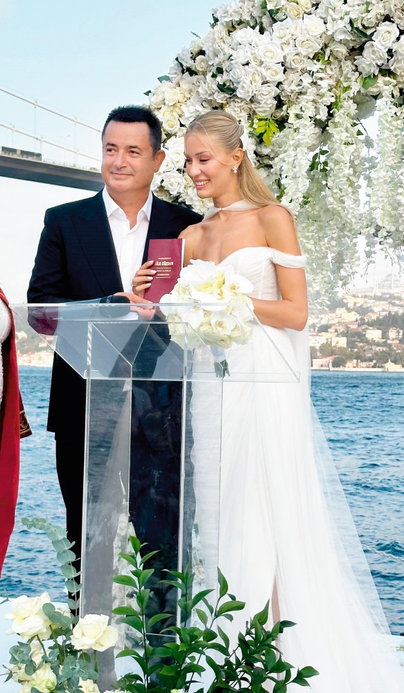 Acun  Ilıcalı - Ayça Çağla  Altunkaya