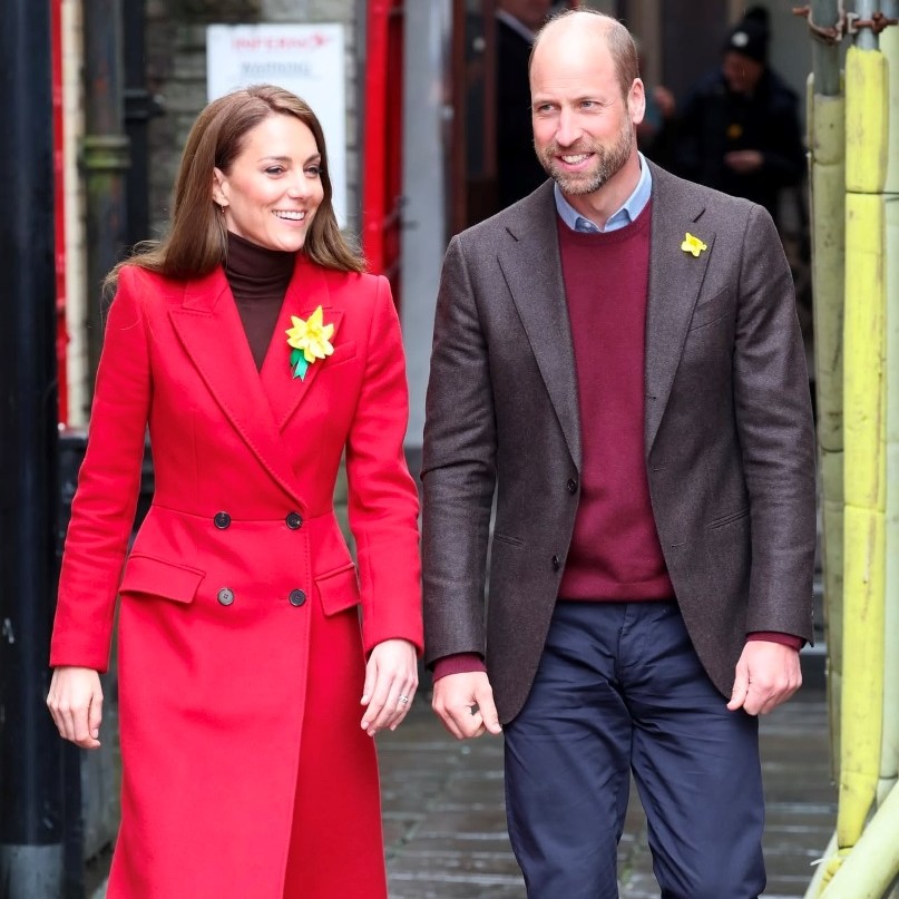 Galler Prensesi Kate Middleton ve Prens William, Güney Galler'deki Sel Mağdurlarıyla Buluştu