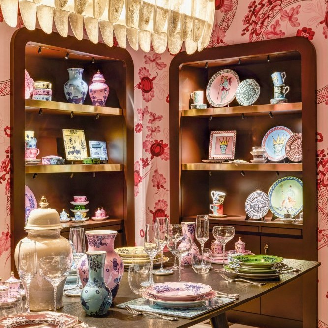 Bir Fincan Sanat Bir Tabak Estetik