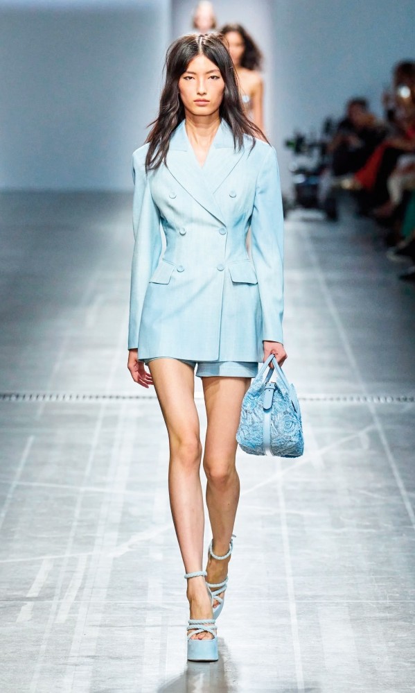 Yeniden Sahneye Çıktılar