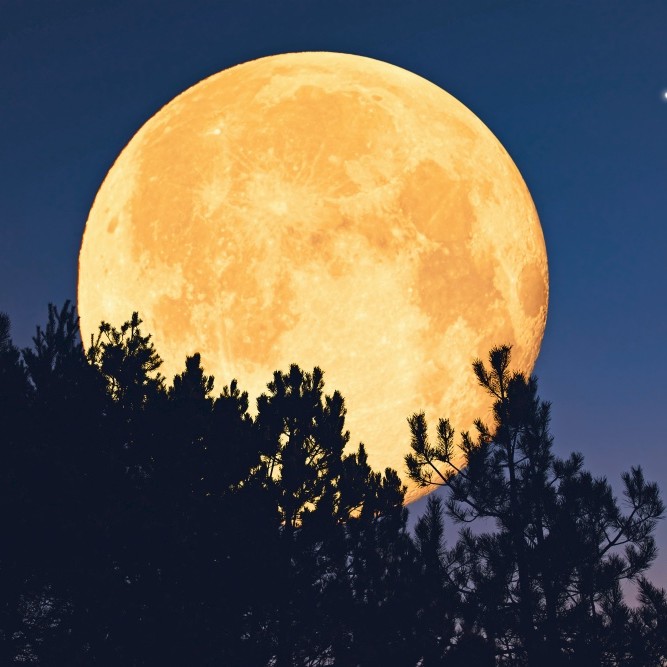 12 Mayıs Dolunayı'nın Burçlara Etkileri