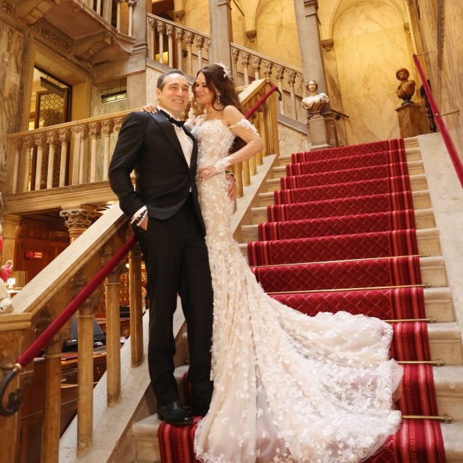 Venedik'te Kırmızı Kutlama