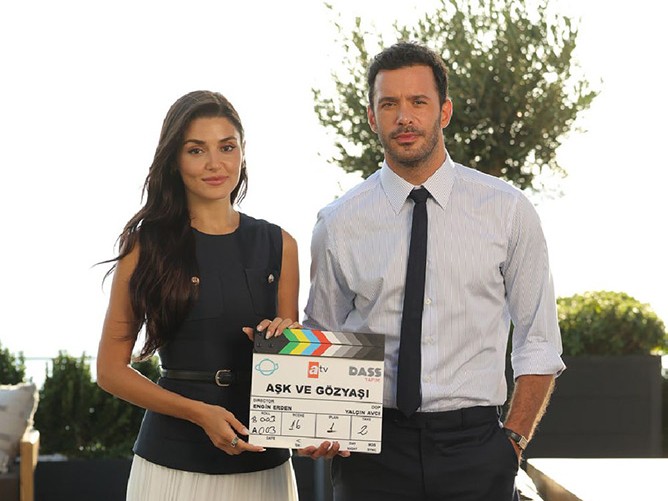 Hande Erçel ve Barış Arduç "Aşk ve Gözyaşı"nın Setinden İlk Kareler