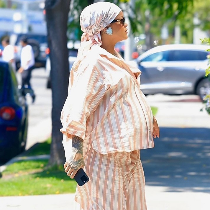 Rihanna, Hamile Stiliyle Sokak Modasına Yön Veriyor