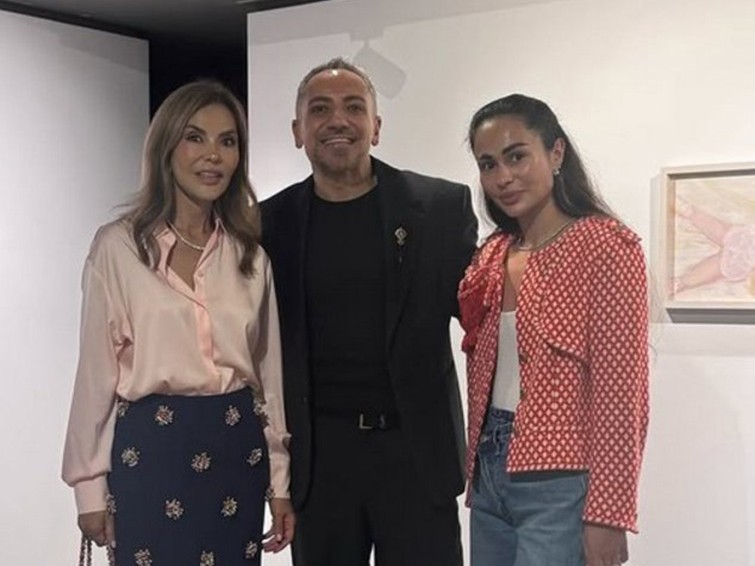 Feryal Gülman ve Gelini Mariam Mekhdieva Sergi Gezdi