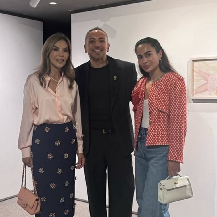 Feryal Gülman ve Gelini Mariam Mekhdieva Sergi Gezdi