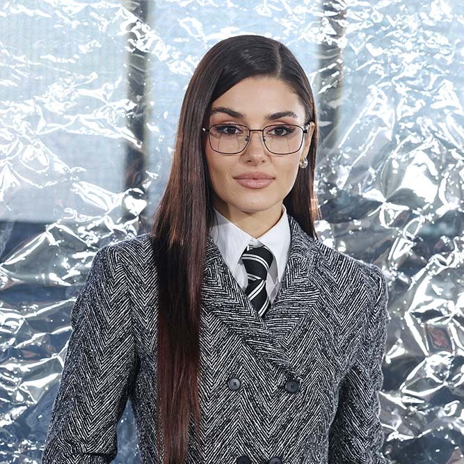 Hande Erçel Milano Moda Haftası’nda