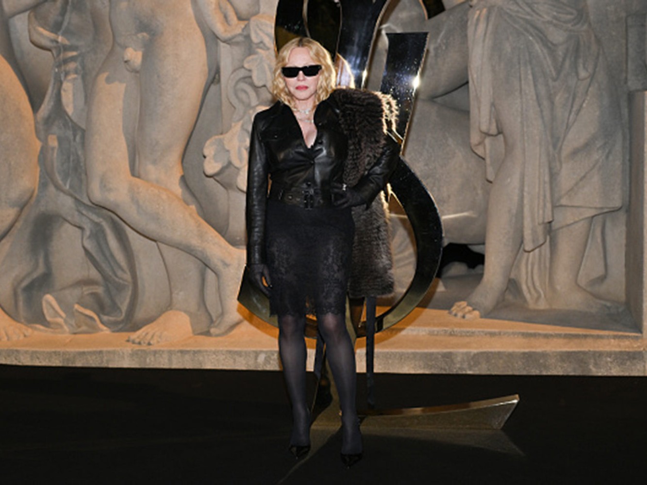 Madonna ve Hailey Bieber Paris Moda Haftası’nda Ön Sıradaydı