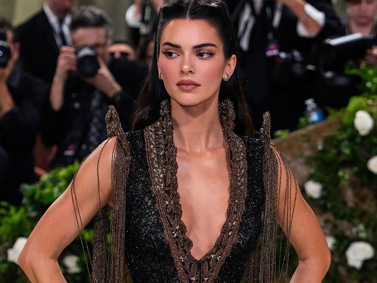 Zarafetiyle Moda Dünyasının Ritmini Belirleyen Kendall Jenner, 30. Yaşını Kutluyor