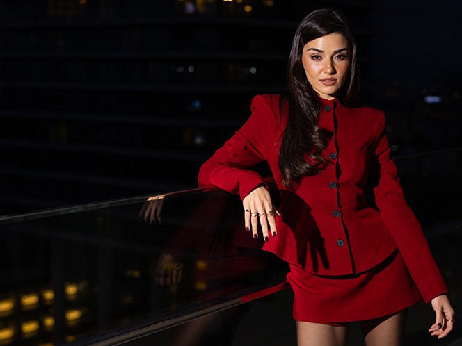 Nocturne, Hande Erçel’le Paris’te Çektiği Yeni Filmini Tanıttı