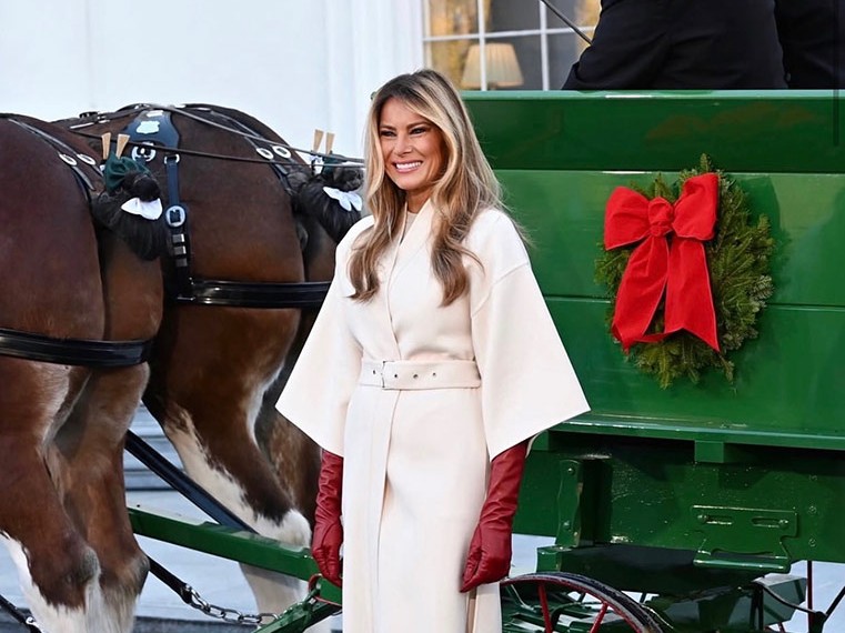 Melania Trump, Beyaz Saray’da Noel Hazırlıklarını Başlattı