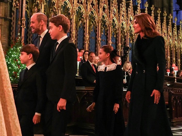 Kate Middleton ve Kraliyet Ailesi, Noel Sezonunu Westminster Abbey’de Başlattı