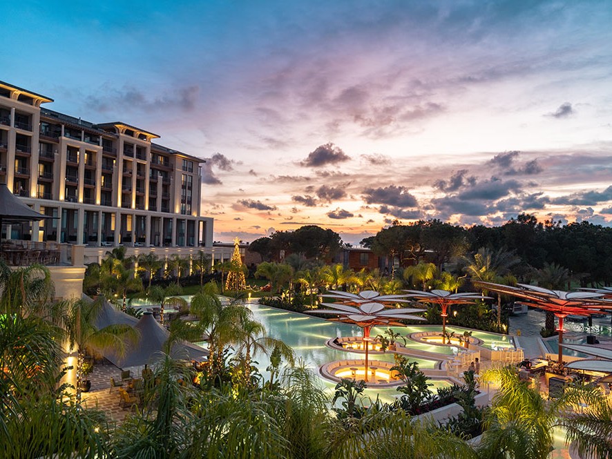 Akdeniz’de Işıltılı Bir Yeni Yıl Atmosferi